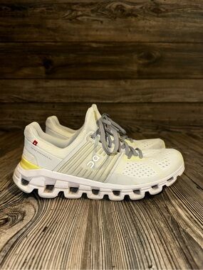 On Running Cloud Women’s Running Cloudswift White Limelight 8 CloudTec Helios